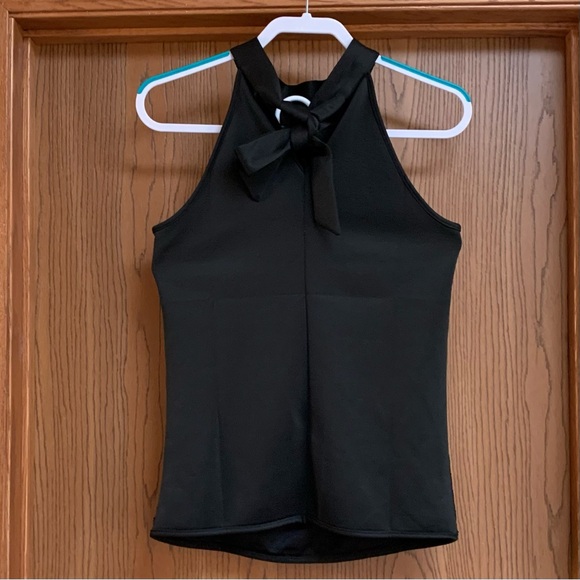 🤩 KEYHOLE TIE BACK SEQUINED TANK TOP - Picture 5 of 5